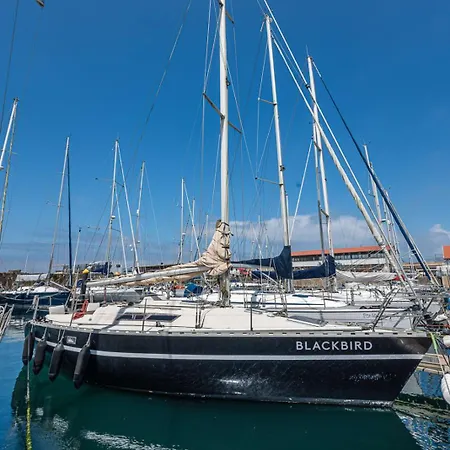 Guestready - Blackbird - Sailboat Experience Hotel en barco *