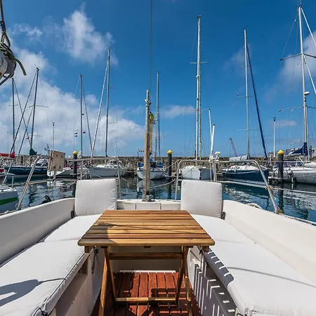 Guestready - Blackbird - Sailboat Experience Hotel en barco