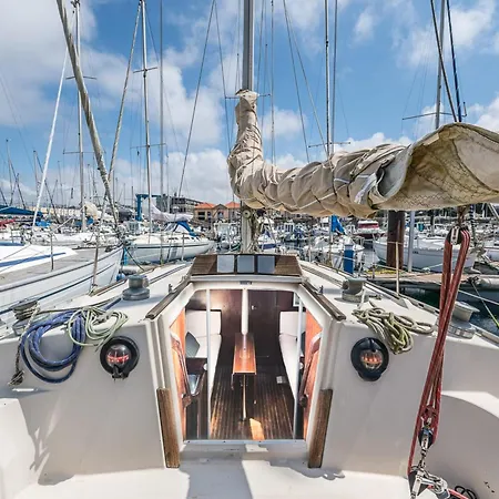 Hotel en barco Guestready - Blackbird - Sailboat Experience Matosinhos (Porto)