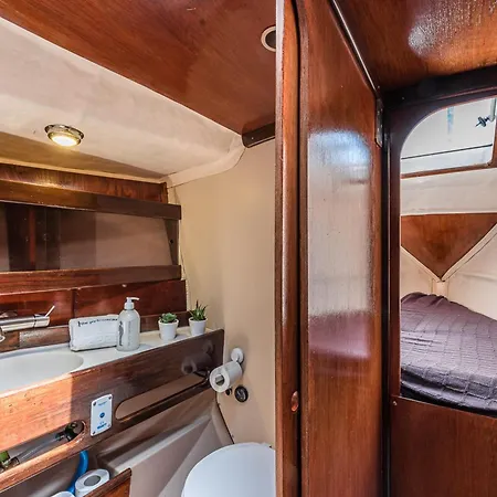 Guestready - Blackbird - Sailboat Experience Hotel en barco