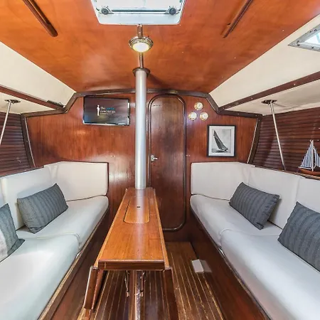 Hotel en barco Guestready - Blackbird - Sailboat Experience Matosinhos (Porto)