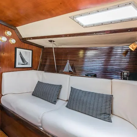 Hotel en barco Guestready - Blackbird - Sailboat Experience Matosinhos (Porto)